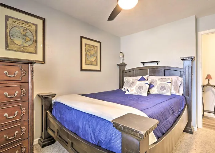 Furnished Deck: Show 'white Mountain Cottage' Holiday home *