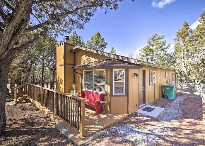 Furnished Deck: Show 'white Mountain Cottage' Holiday home